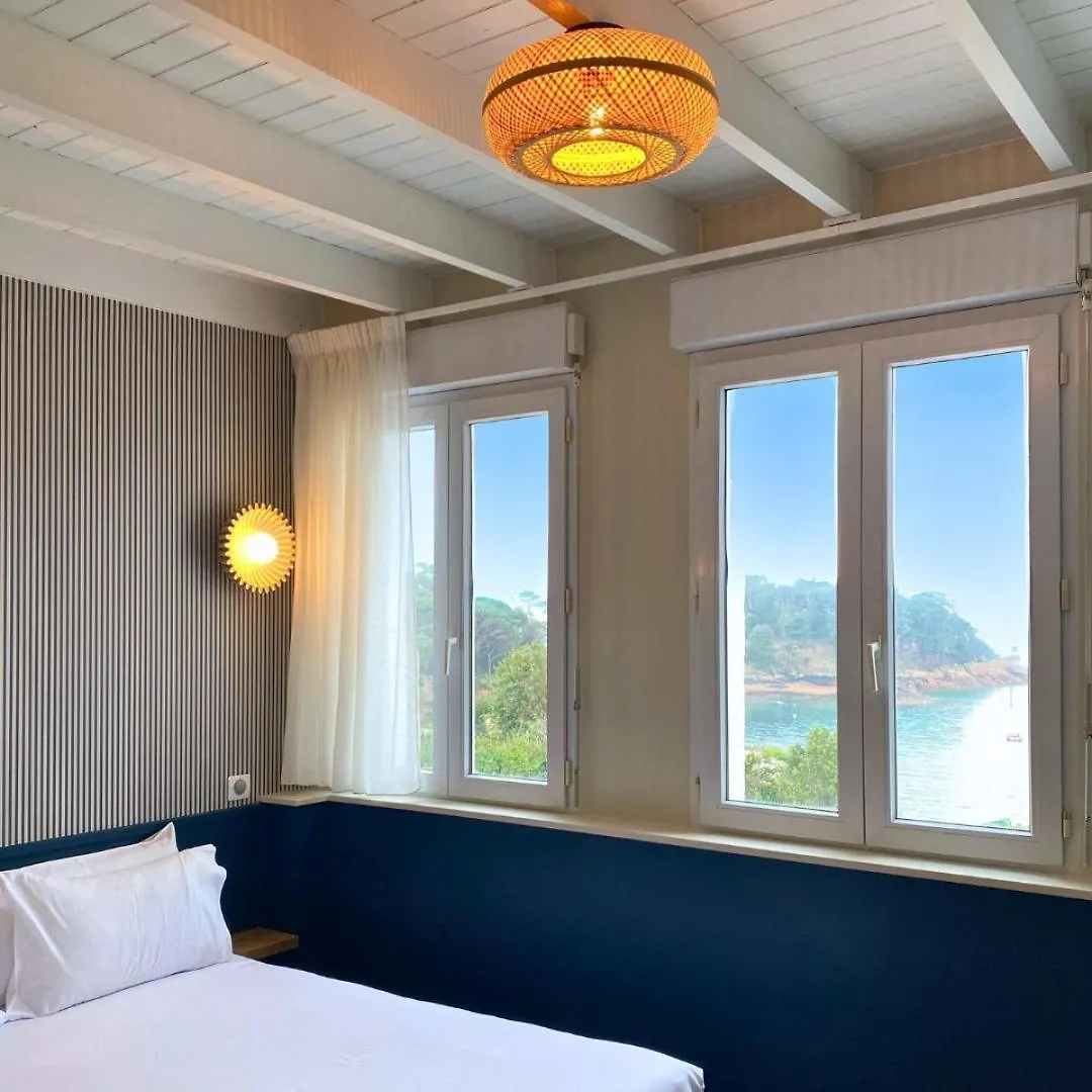 Hotel Bellevue Bréhat 3*,