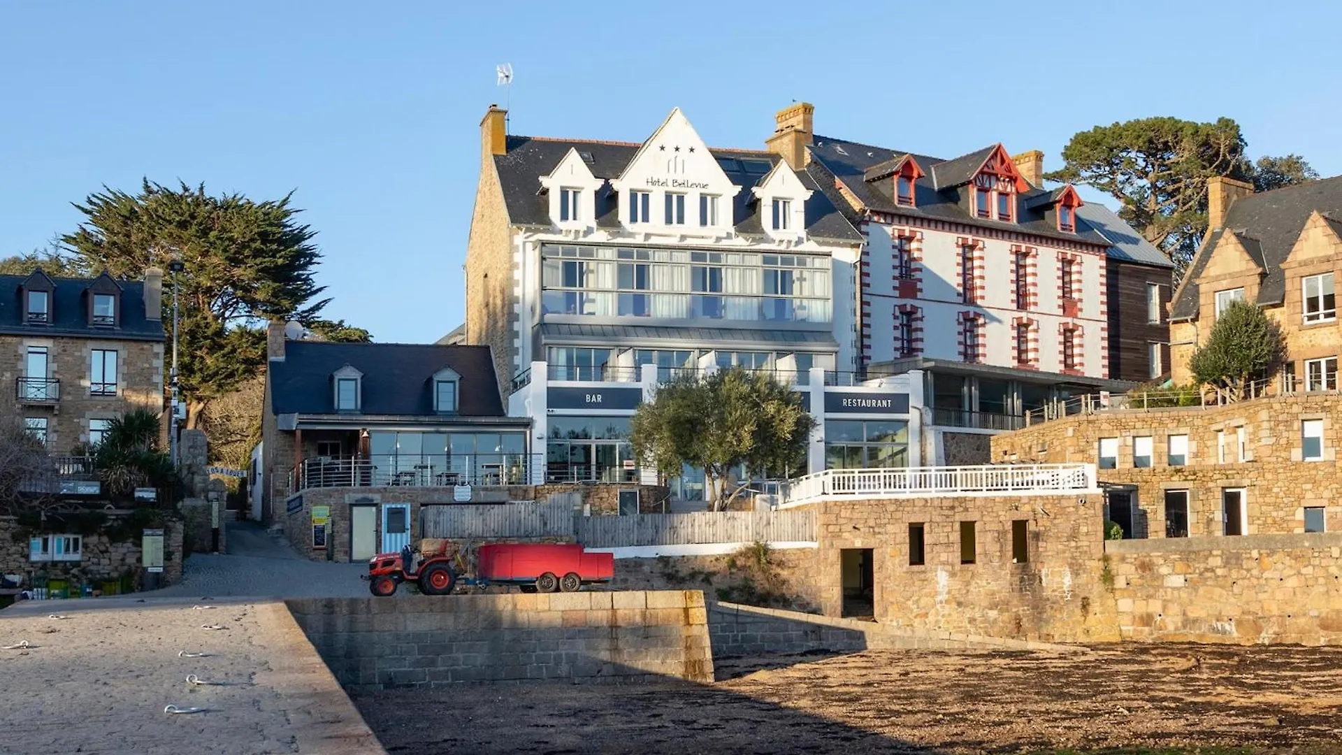 Hotel Bellevue Bréhat 3*,